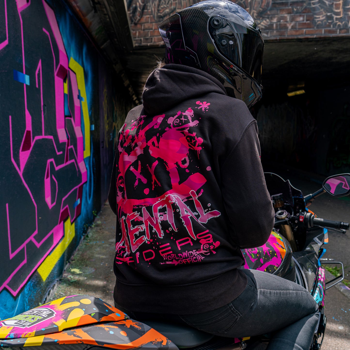 Mad Graffiti Hoodie - Pink Camo